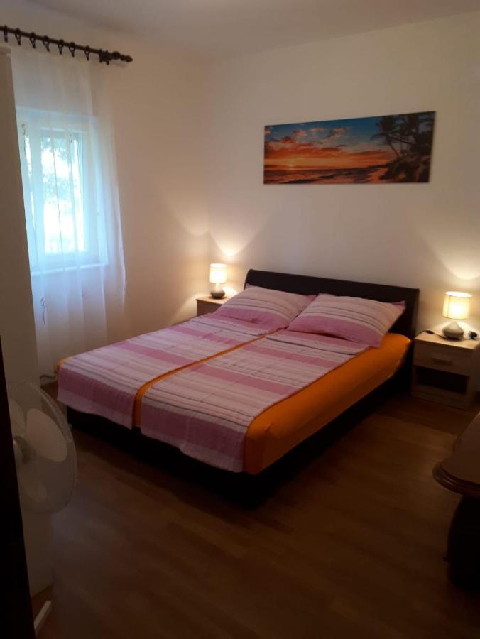 Apartament Apartman Laura Kaštela Zewnętrze zdjęcie